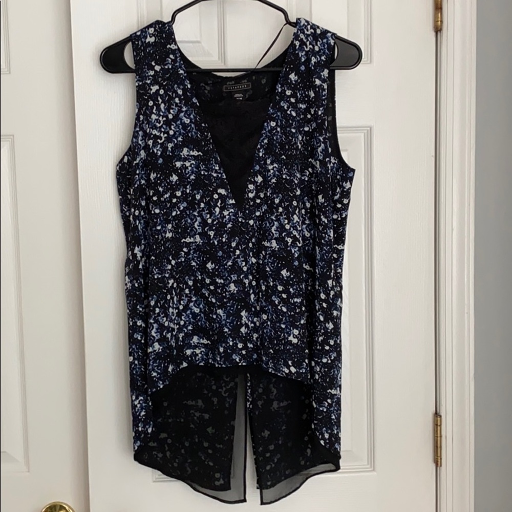Sleeveless Blouse